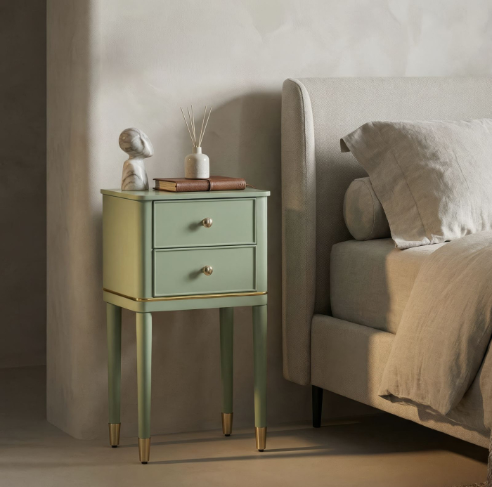 Noptieră verde salvie din lemn de pin și MDF cu două sertare și accente aurii design elegant [8]