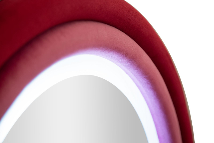 Oglindă de perete arcuită cu iluminare LED integrată în finisaj catifelat roz-fucsia [9]