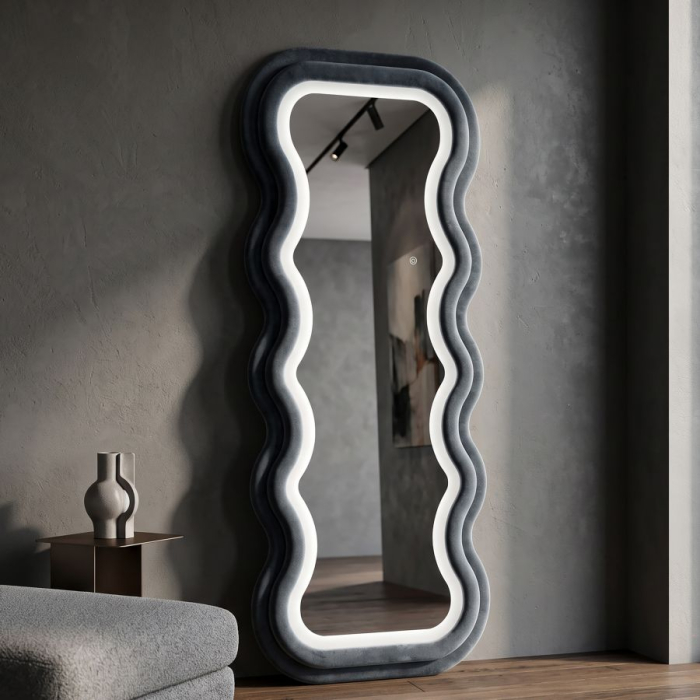 Oglindă de perete cu contur neregulat și iluminare LED integrată în finisaj catifelat albastru [3]