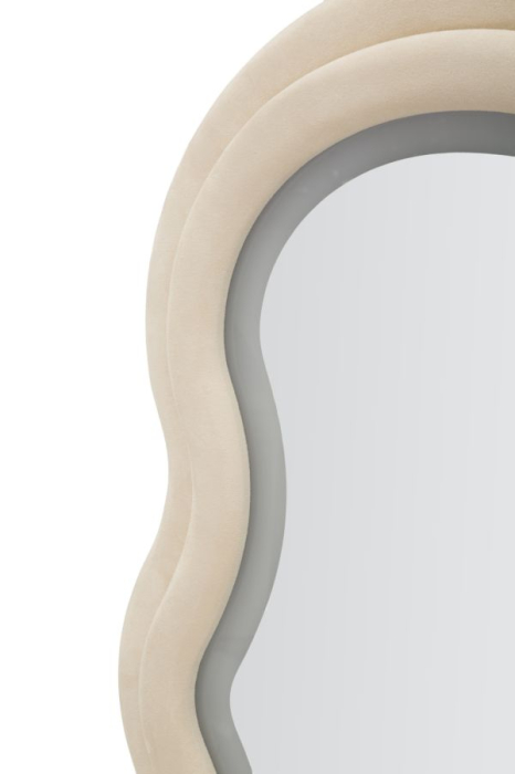 Oglindă de perete cu contur neregulat și iluminare LED integrată [7]