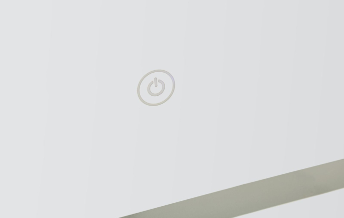 Oglinda de perete cu LED dreptunghiulara cu design minimalist si finisaj argintiu 60x80 cm [3]