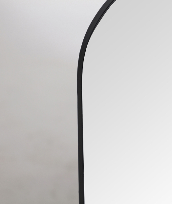 Oglindă decorativă cu ramă neagră din fier – oglindă industrială cu arc superior [3]