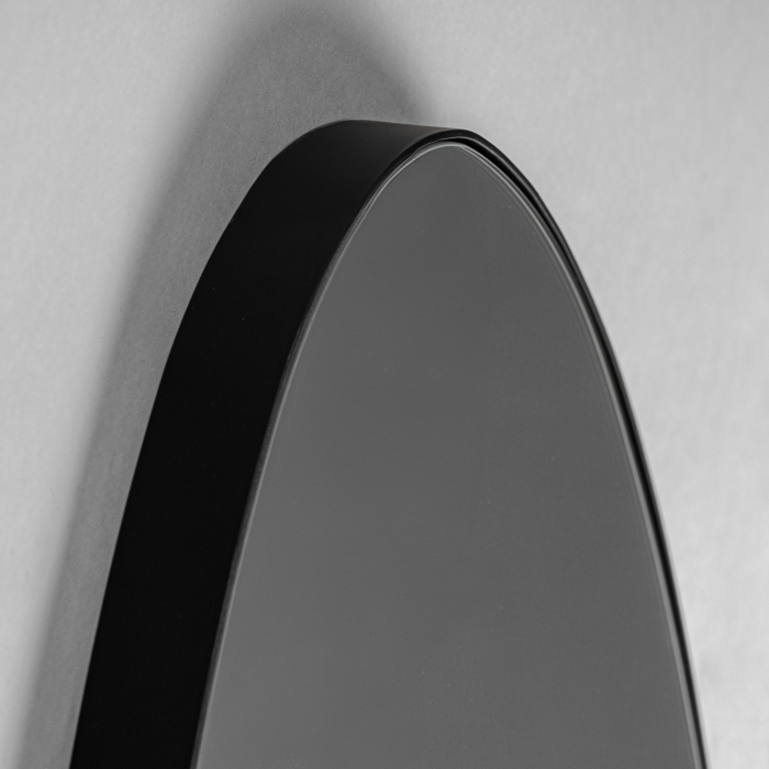 Oglinda decorativă mare de perete cu ramă subțire din metal negru formă alungită modernă montată vertical [3]