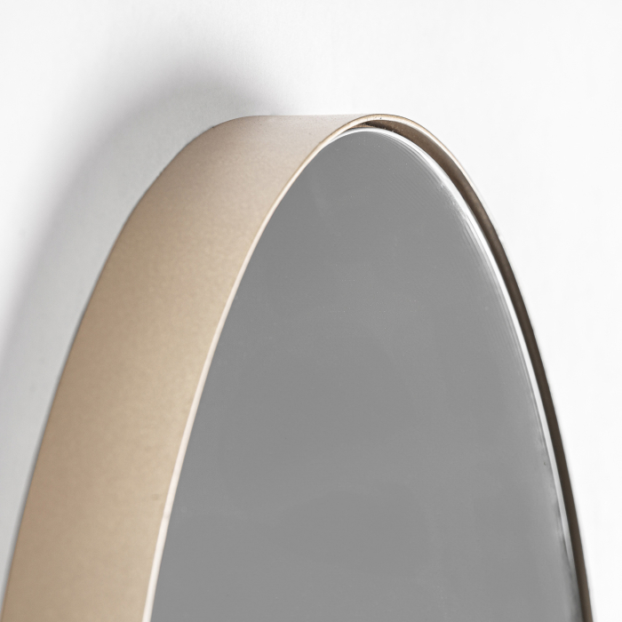 Oglinda rotundă de perete cu ramă subțire din metal auriu design elegant în ambient rafinat [3]