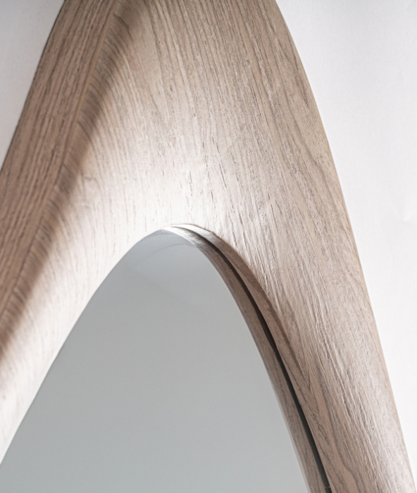 Oglindă verticală din lemn maro deschis cu ramă curbată, design japandi [4]