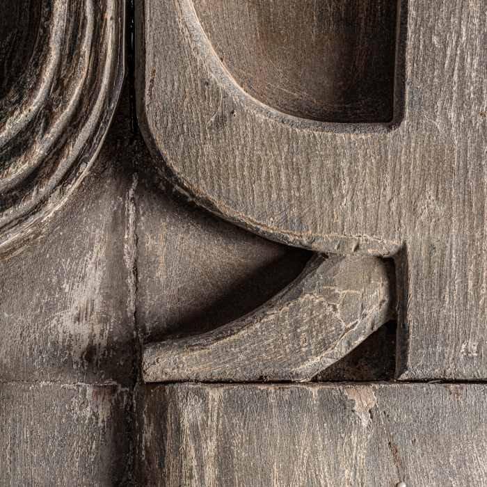 Panou de lemn de suar gri, cu șaisprezece câmpuri sculptate în relief, cu motive etnice [2]