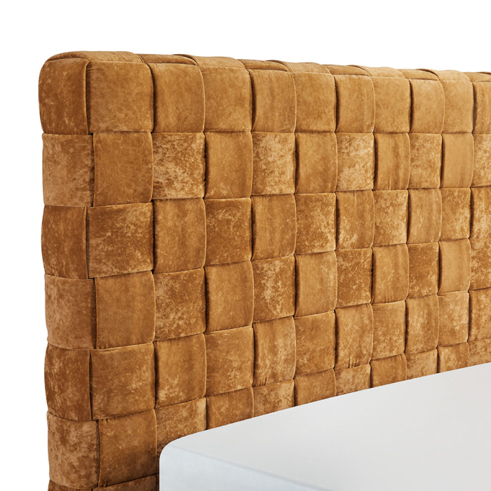 pat modern tapițat, tăblie înaltă, catifea camel, ideal pentru dormitor elegant [4]