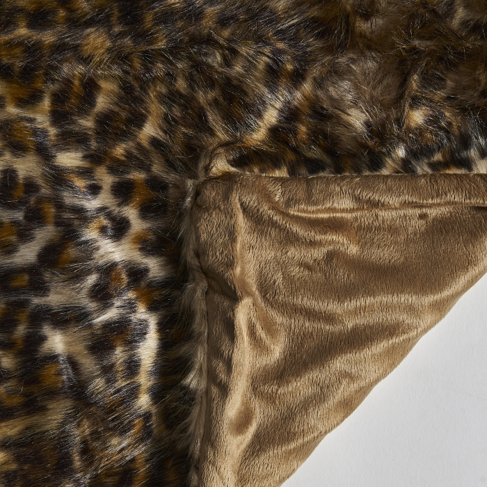 Patura blana leopard scandinava | Paturi decorative [3]
