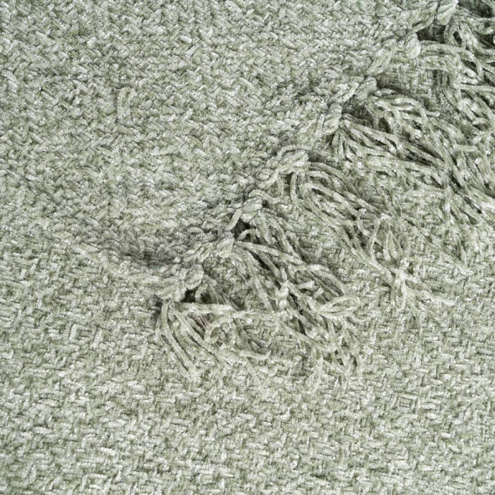 Pătură verde salvie din stofă cu finisaj satinat și franjuri [3]