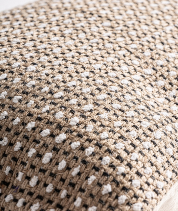 Pernă decorativă Halena alb murdar cu detalii maro 60x40 cm [4]