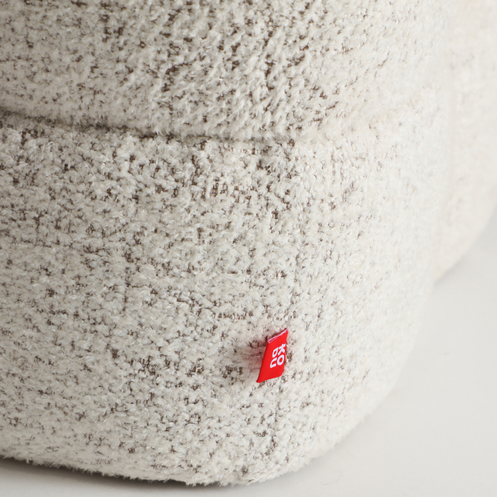 Puf pătrat tapițat cu stofă texturată bej pentru interior [2]