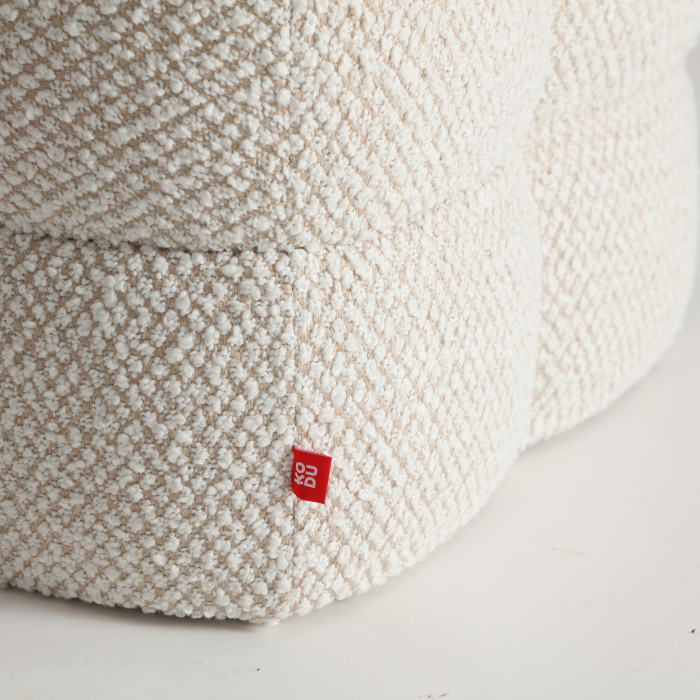 Puf pătrat tapițat cu stofă texturată bej pentru living și dormitor [3]