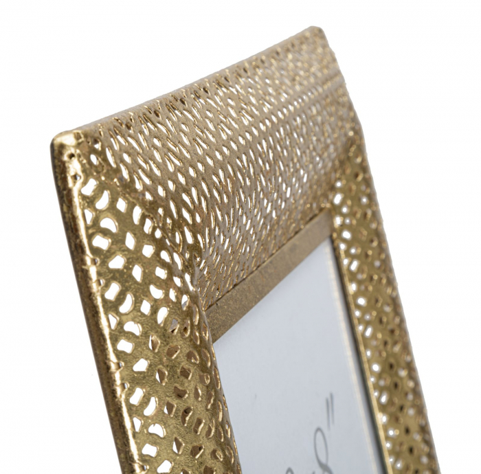 Rama foto aurie metal Glam cu detalii perforate, aspect elegant CreativDeco.ro. [3]