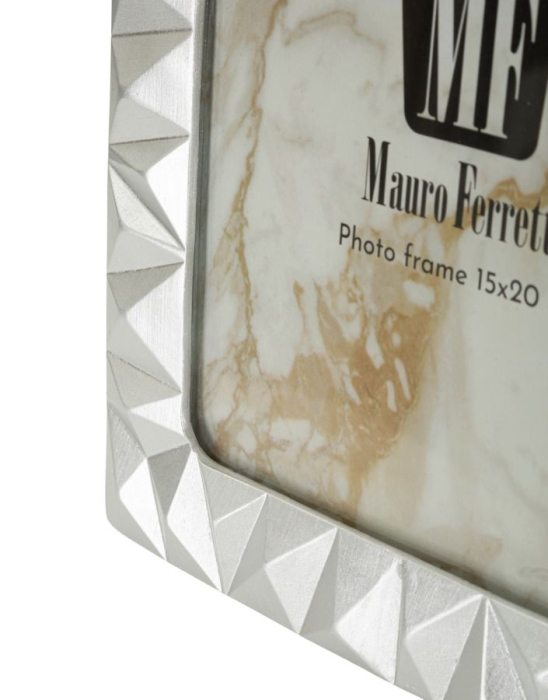 Ramă foto cu model geometric în relief și finisaj argintiu compactă [5]