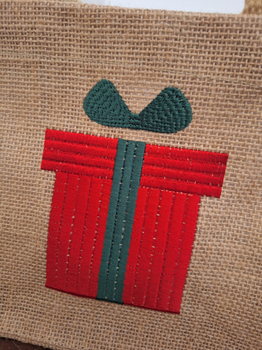Sacosa cadou, iuta broderie - creativdeco.ro [10]
