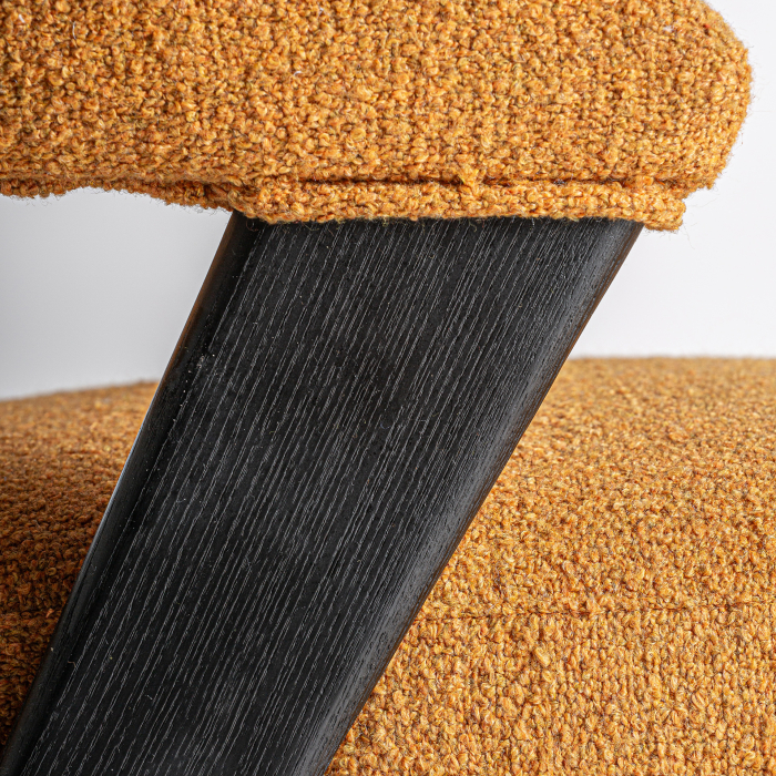 Scaun din stofă mostar cu structură din lemn negru [5]