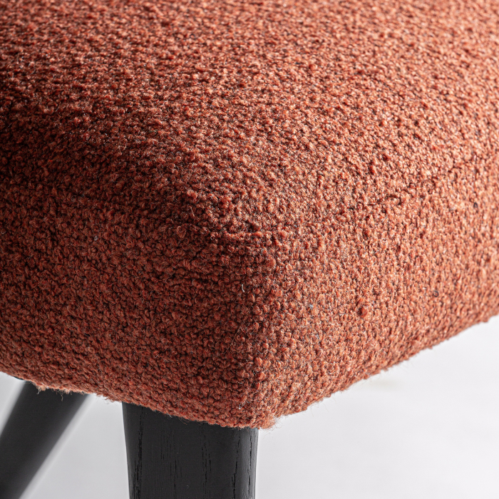 Scaun din stofă terracotta cu structură din lemn negru [6]