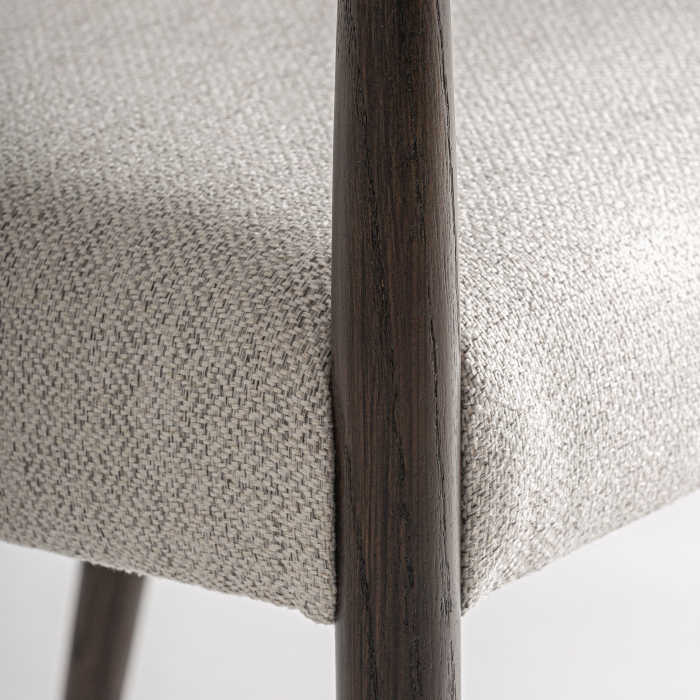 Scaunul dining pentru Horeca din lemn de frasin maro și poliester gri cu brațe în decor modern [5]