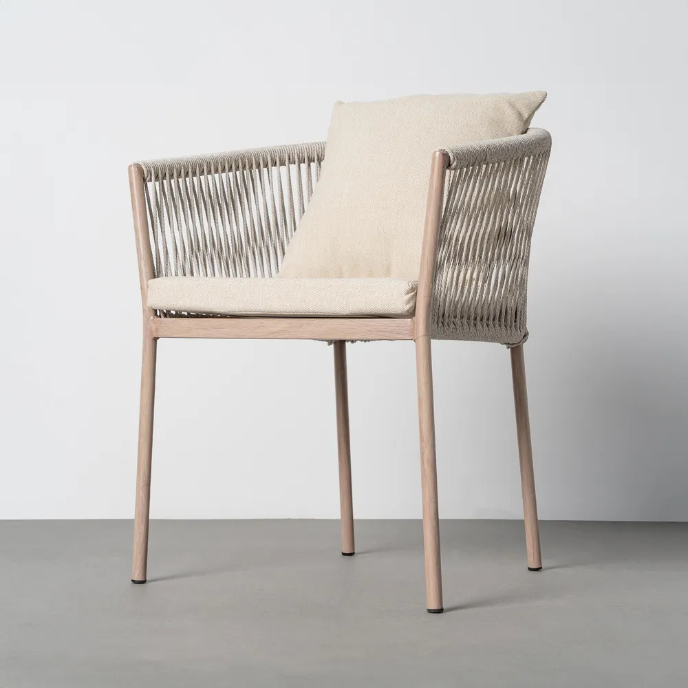 Scaun exterior HoReCa din ratan sintetic bej cu pernă mare și structură din oțel [4]