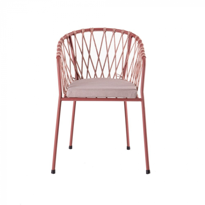 Scaun Myra Paprika cu structură metalică vopsită, spătar împletit din frânghie sintetică și pernă textilă crem, ideal pentru terase horeca și grădini moderne [2]