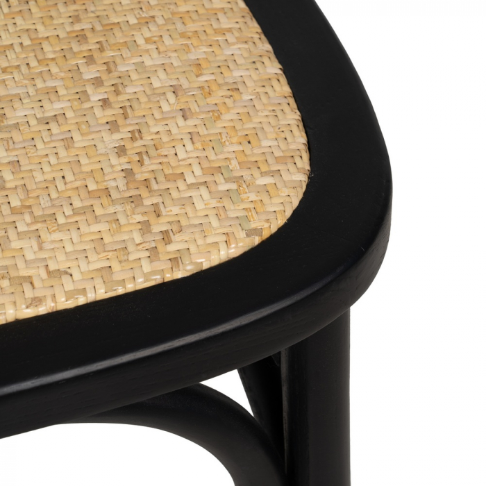 Scaun negru din lemn clasic confortabil [10]