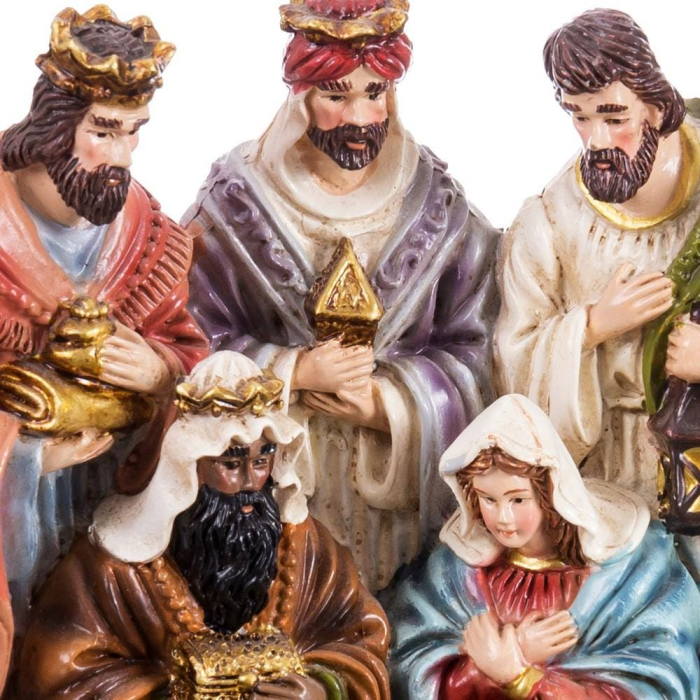 Scenă a Nașterii din rășină pictată realist cu trei crai Iosif cu felinar Maria pruncul și mieluși [2]
