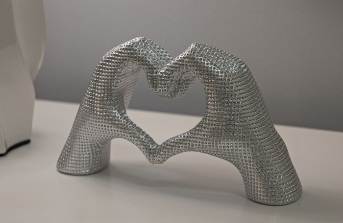 Sculptură decorativă inimă din rășină argintie Lover Silver – imagine principală [6]