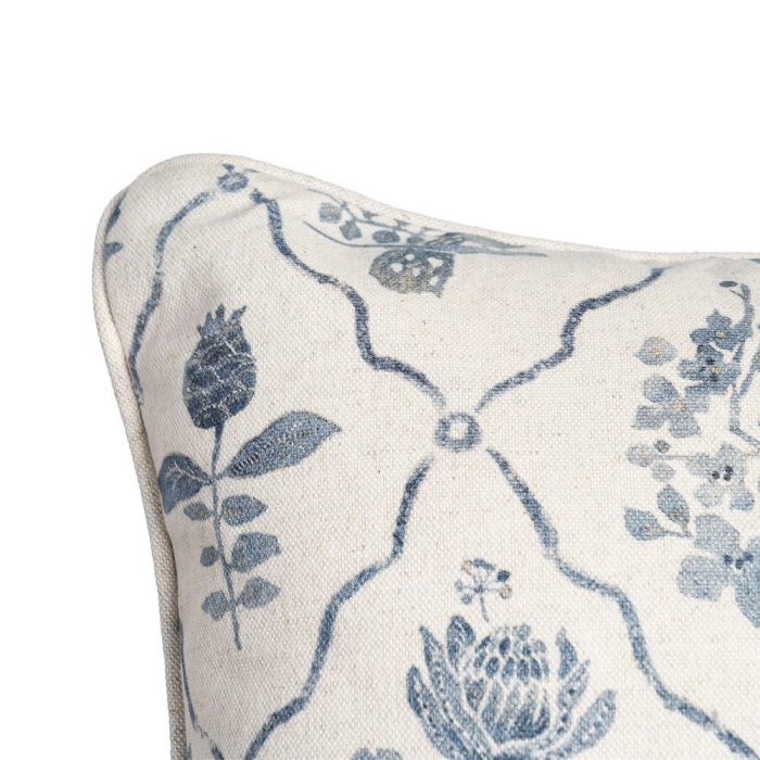 Set 2 perne decorative patrate alb cu albastru, bumbac si in, imprimeu pasare si motive florale 45 x 45 cm [3]