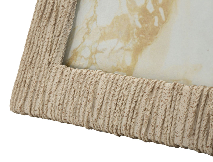 Ramă foto bej din rășină cu pești decorativi și linie șerpuită 21x2.8x26.5 cm [5]