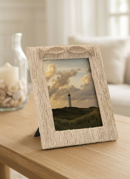 Ramă foto bej din rășină cu pești decorativi și linie șerpuită 21x2.8x26.5 cm [2]