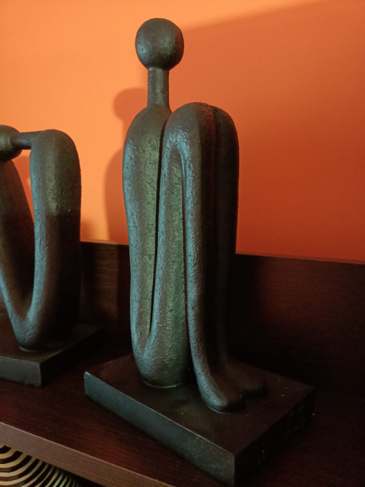 Set 2 suporturi decorative pentru cărți figurină abstractă neagră din polirășină 30 x 10 x 30 cm [5]