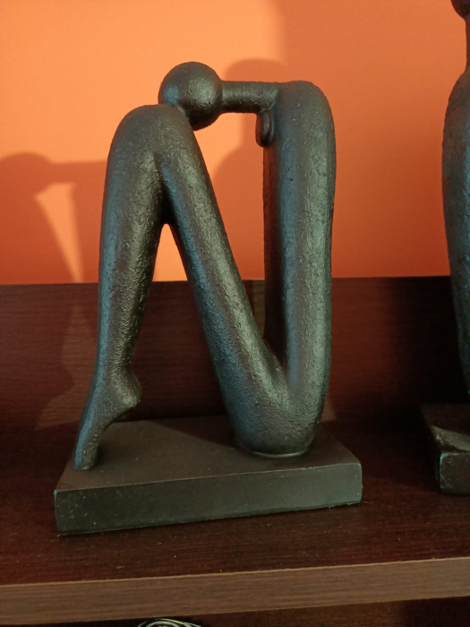 Set 2 suporturi decorative pentru cărți figurină abstractă neagră din polirășină 30 x 10 x 30 cm [3]