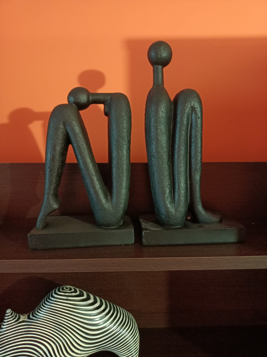 Set 2 suporturi decorative pentru cărți figurină abstractă neagră din polirășină 30 x 10 x 30 cm [2]