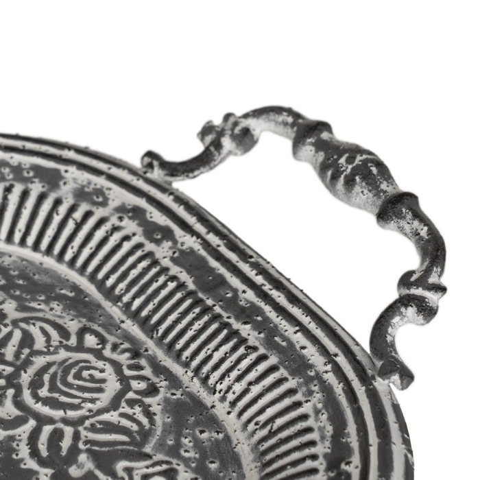 Set 2 tăvi decorative gri din metal cu mânere decorate și model floral în relief în două mărimi [5]