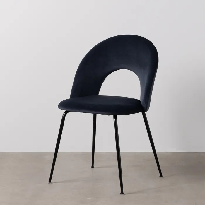 Scaune bleumarin din catifea cu spătar curbat – set 4 bucăți, design glam [1]