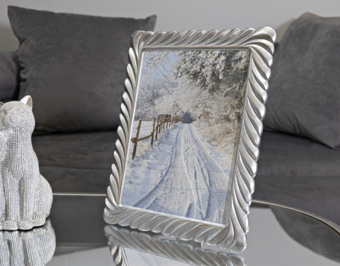Ramă foto argintie cu design sculptat elegant – imagine principală – Carvy [5]