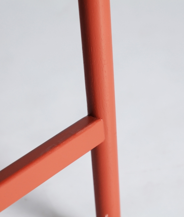 Set de 2 scaune de bar din lemn de frasin coral cu spatar curbat VREDEN [6]