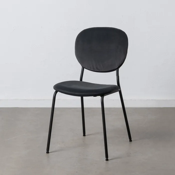 Scaune negre, decor elegant [1]