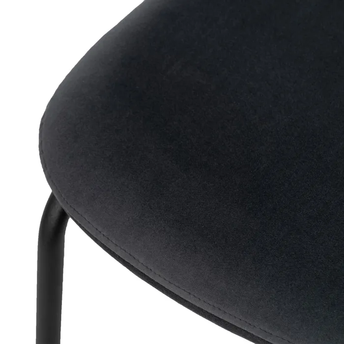 Scaune negre, decor elegant [9]