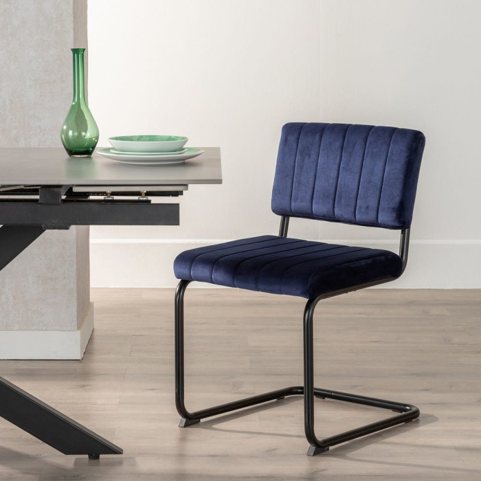Setul de 2 scaune dining si HORECA din stofa albastra cu structura metalica 48x56x82 cm [2]
