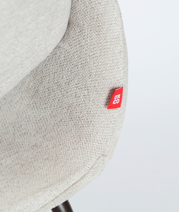 Set de 2 scaune tapitate crem cu brate si design organic Noor [7]