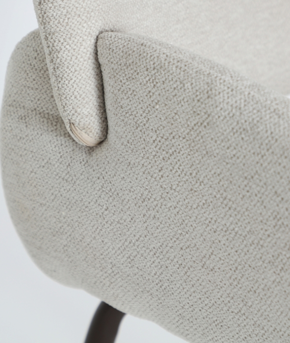 Set de 2 scaune tapitate crem cu brate si design organic Noor [9]