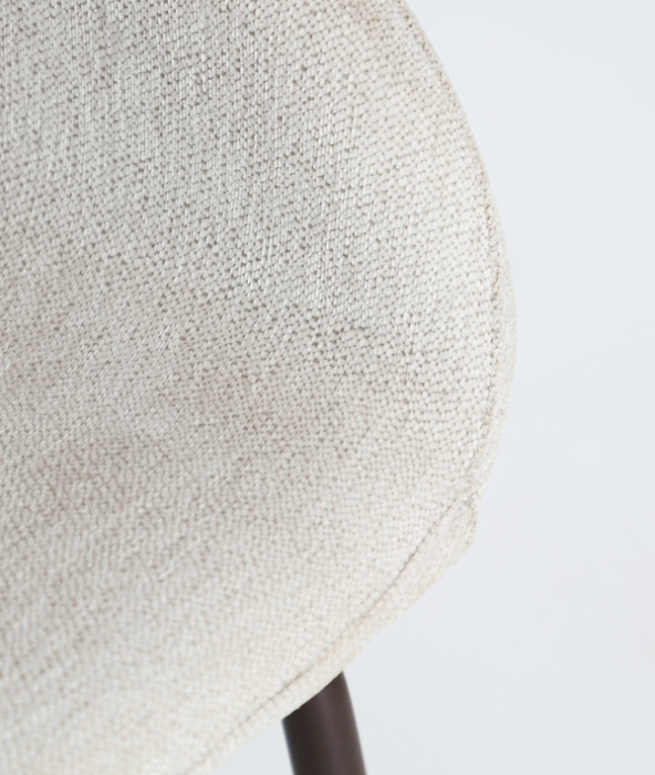 Set de 2 scaune tapitate crem cu brate si design organic Noor [8]