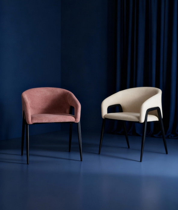 Set de 2 scaune tapitate off white cu brate si structura metalica Aren [8]