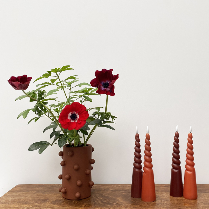 Set de 6 lumânări LED tip pilon torsadate din ceară naturală culoare maro 5.5 x 5.5 x 24.5 cm [2]