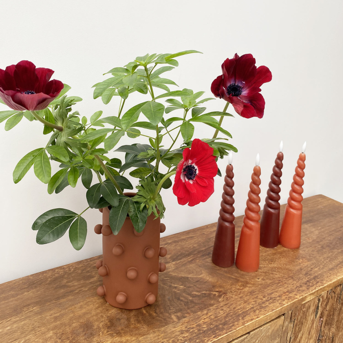 Set de 6 lumânări LED tip pilon torsadate din ceară naturală culoare tabac 5.5 x 5.5 x 24.5 cm [4]