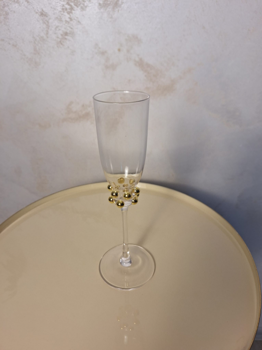 Pahare champagne din sticlă cu accente aurii pentru evenimente elegante [6]