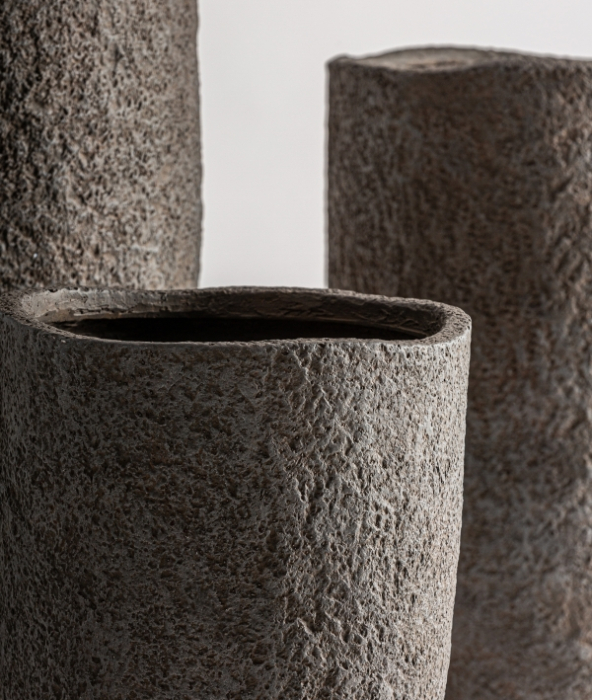 Set ghivece decorative din ceramică gri cu finisaj rugos [2]