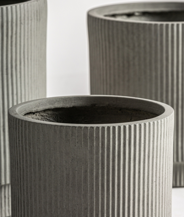 Set ghivece din ceramică gri cu textură verticală Vulk [2]