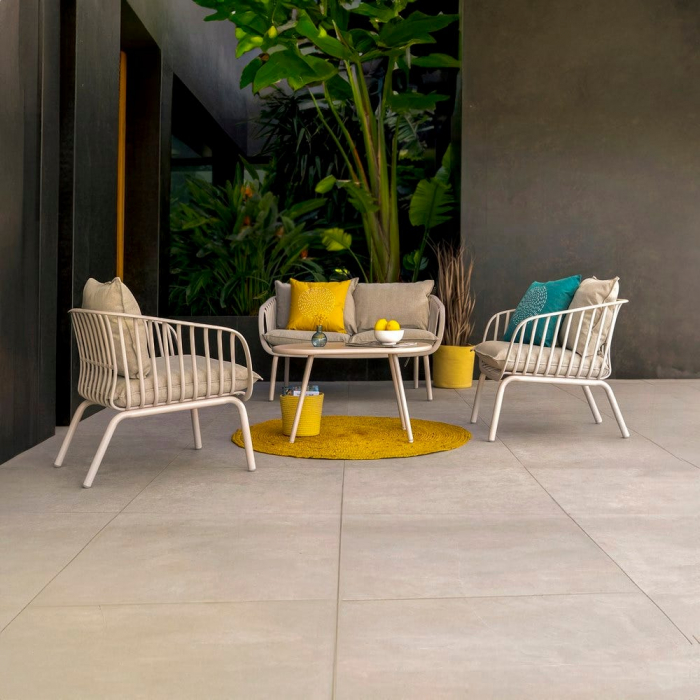 Set exterior bej – rășină cu fibră sticlă, perne UV și masă ovală [11]